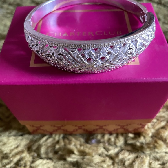 Cute silver bracelet with box. Bought from Macy’s. - Picture 3 of 4
